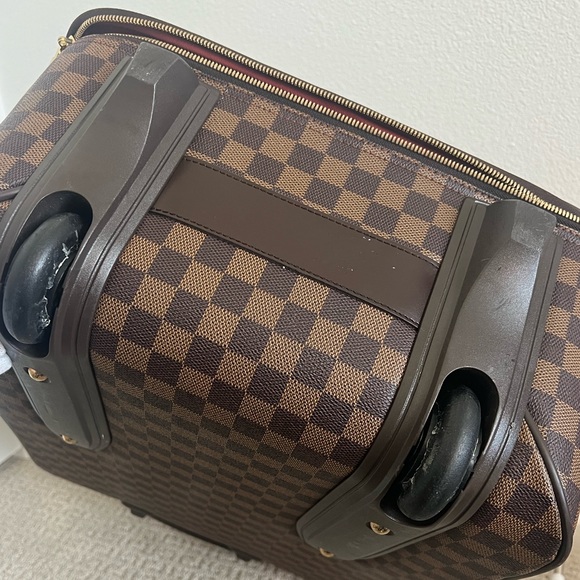 Louis Vuitton Pegase 55 in Damier Ebene - Picture 7 of 15